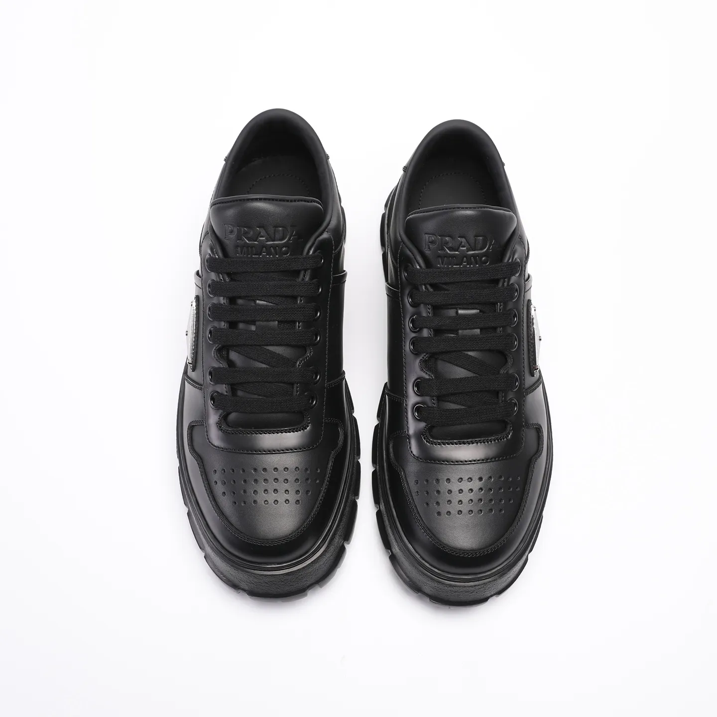 Batch 580 [PRADA] Men's shoes are popular in the counter, official website is synchronized, high-quality shipments. Fabric: original cowhide with snakeskin. Lining: cowhide foot pads + cowhide lining. Outsole: original foam sole. Size: 38-46